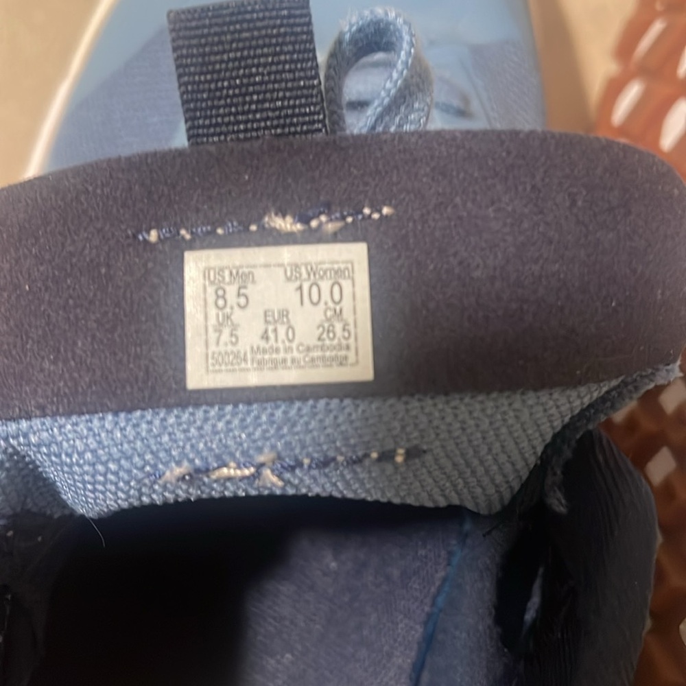 Vans - Picture 4 of 4
